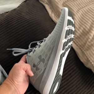 Under armor Athletic Shoes
